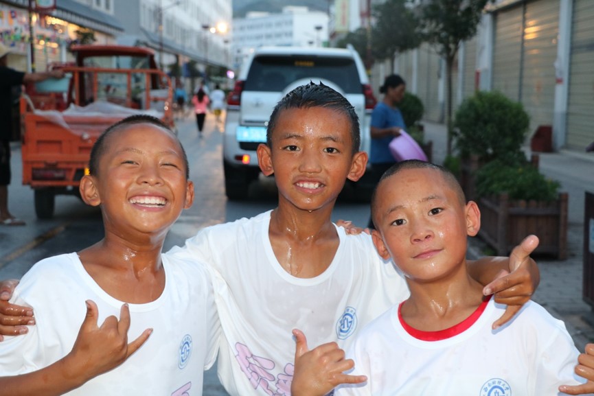 喜讯：新澳门彩
“‘彝路相伴’凉山州大型易地扶贫搬迁社区融合项目”荣获第十四届中国青年志愿者优秀项目