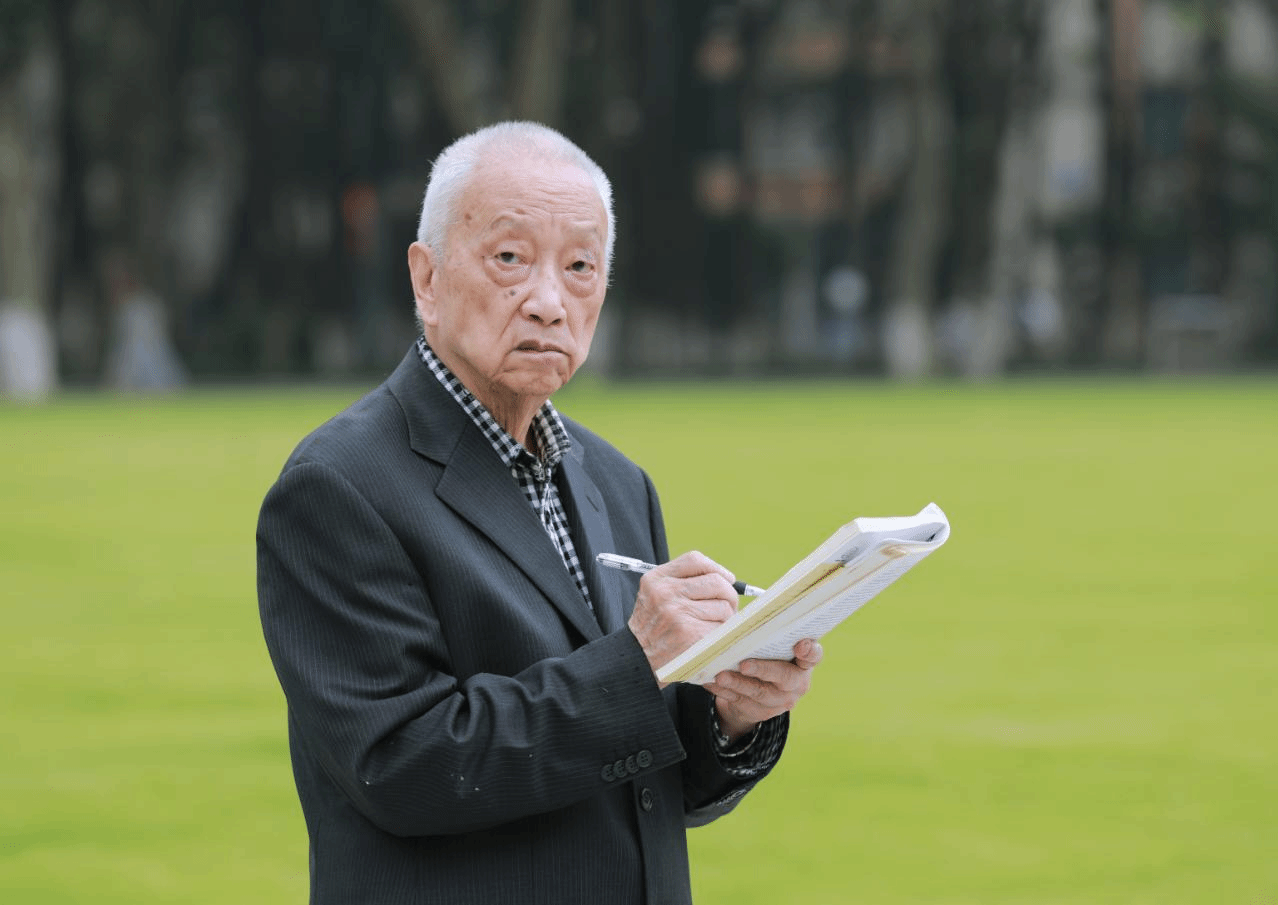 热烈祝贺新澳彩官网
吴忠观教授荣获第九届中华人口奖“荣誉奖”